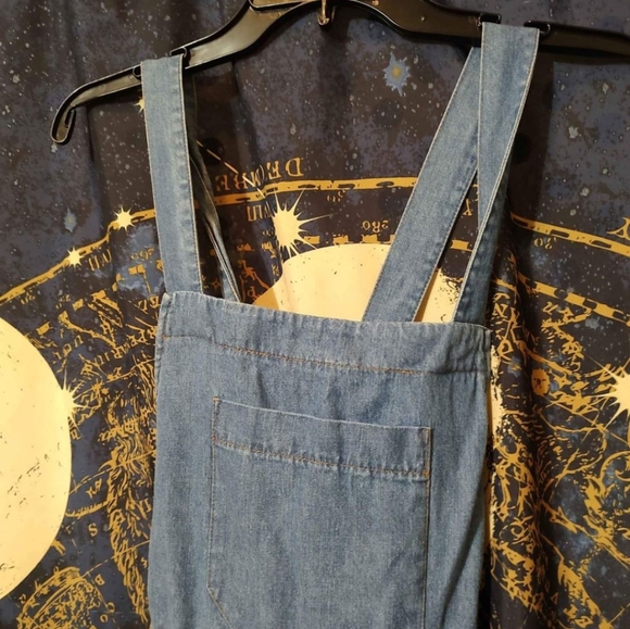 VINTAGE 90'S DENIM JUMPER/OVERALLS SHORTS W/ POCKETS - Picture 5 of 5